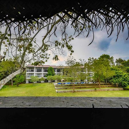 Grand Tamarind Lake Катарагама Екстериор снимка