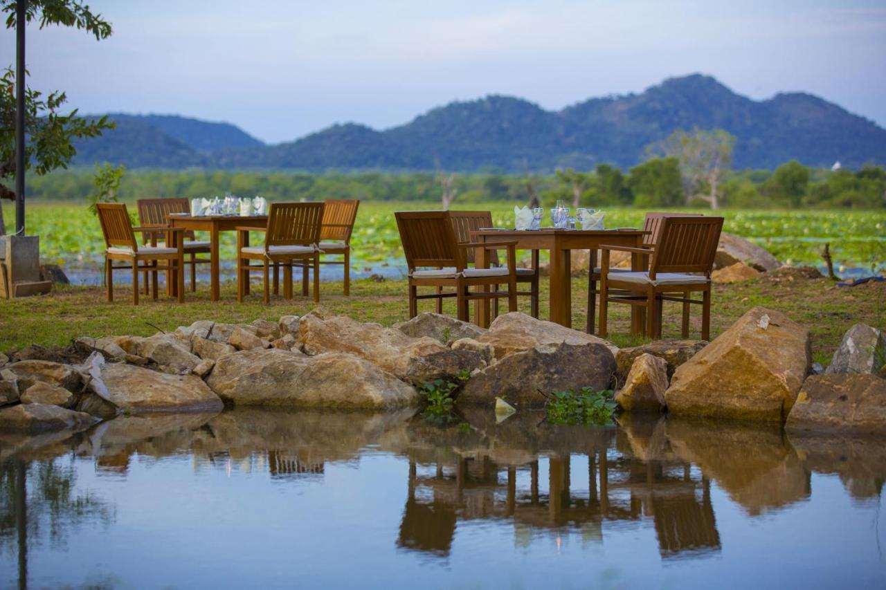 Grand Tamarind Lake Катарагама Екстериор снимка