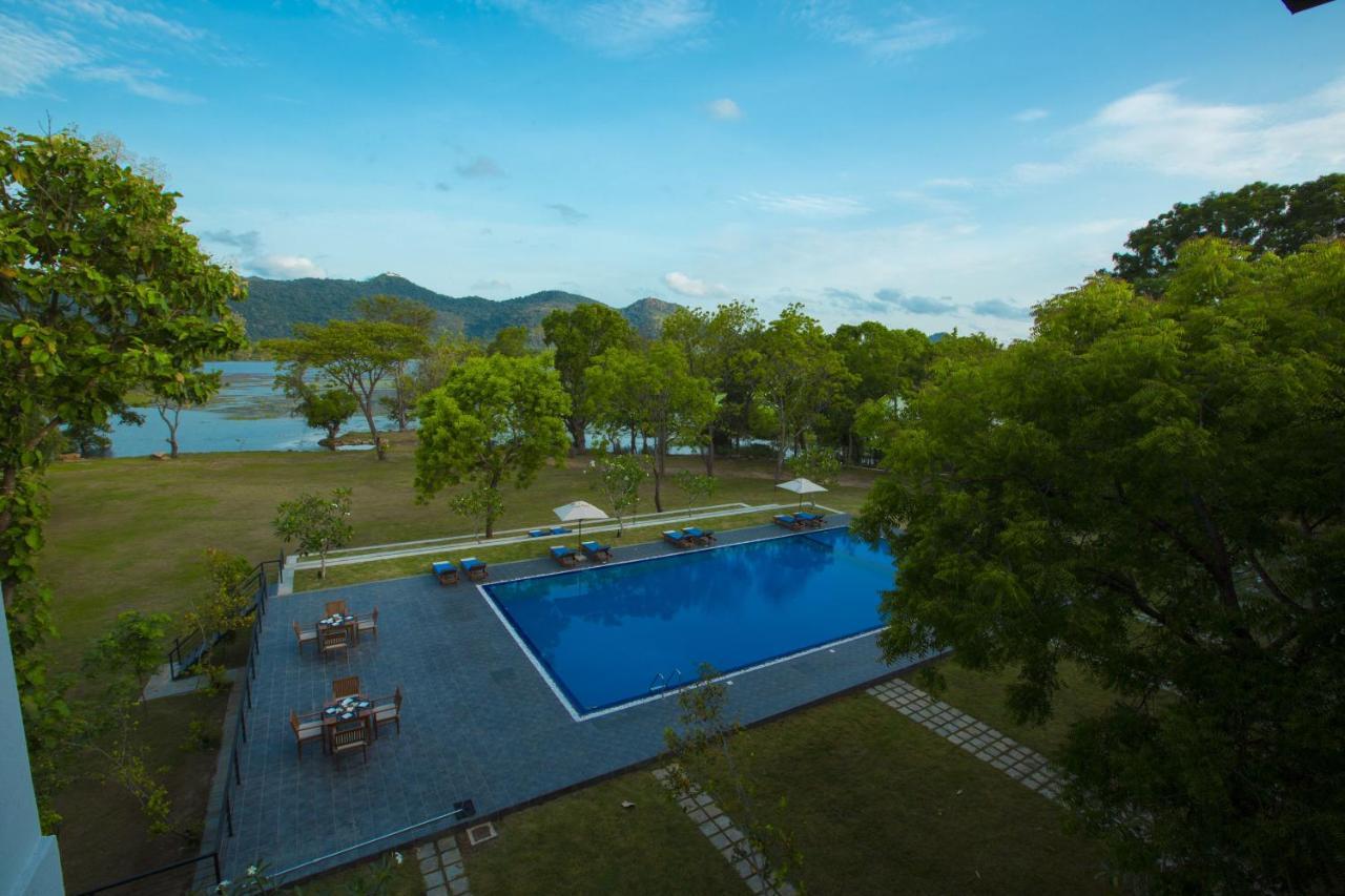 Grand Tamarind Lake Катарагама Екстериор снимка