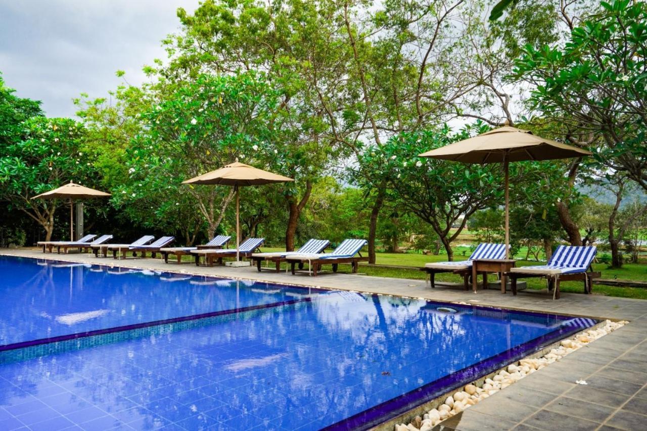 Grand Tamarind Lake Катарагама Екстериор снимка