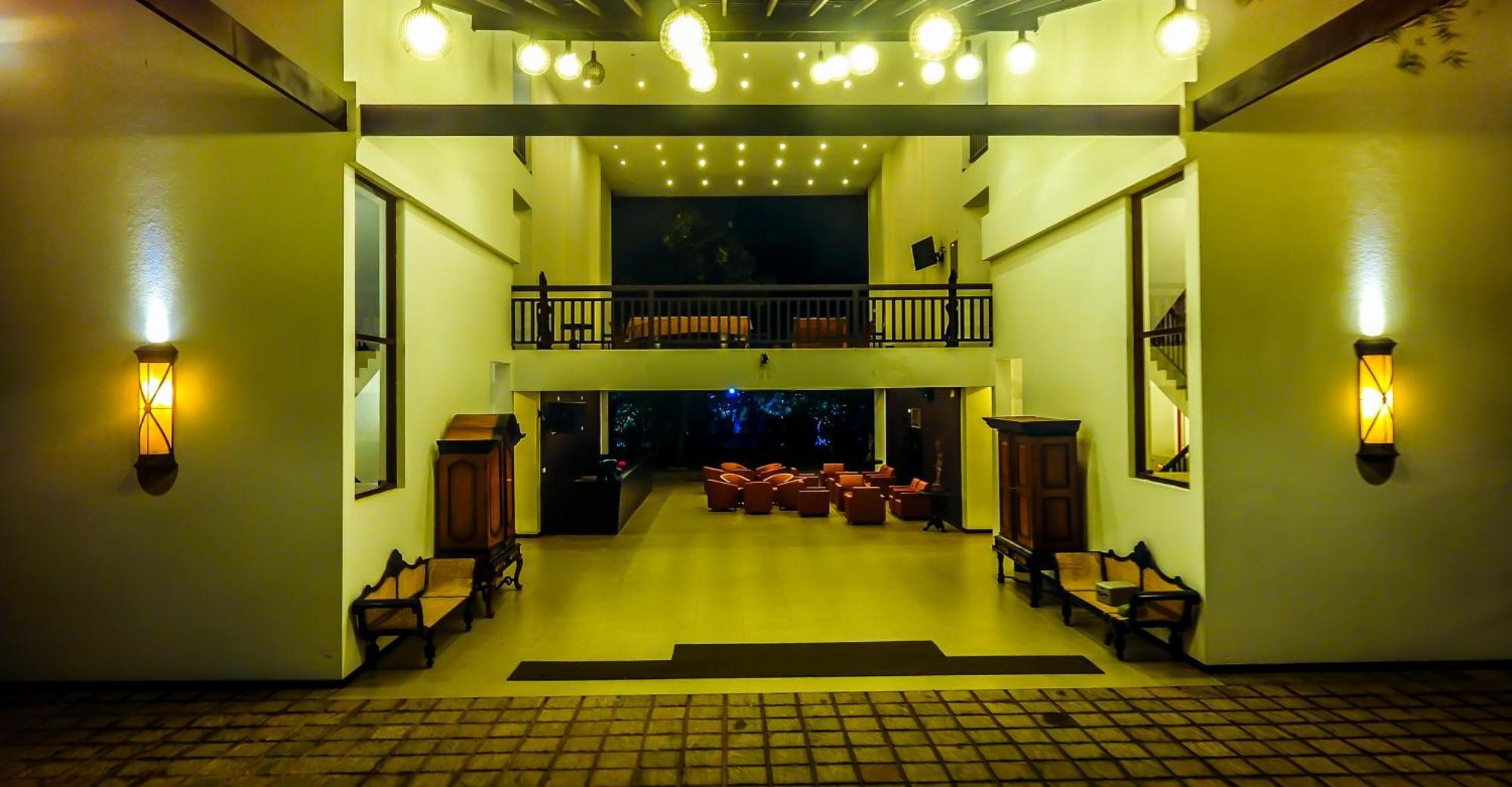 Grand Tamarind Lake Катарагама Екстериор снимка