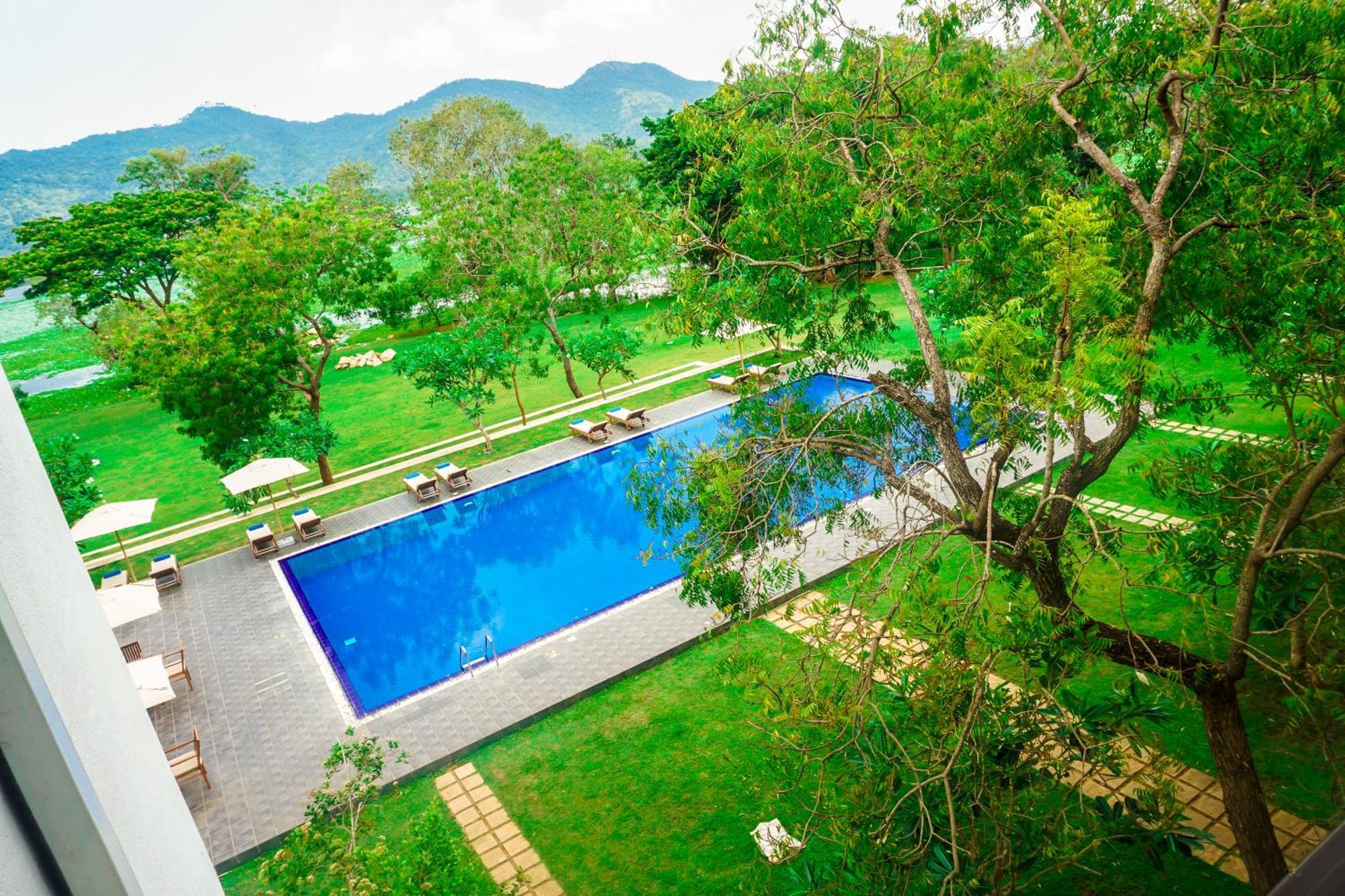 Grand Tamarind Lake Катарагама Екстериор снимка